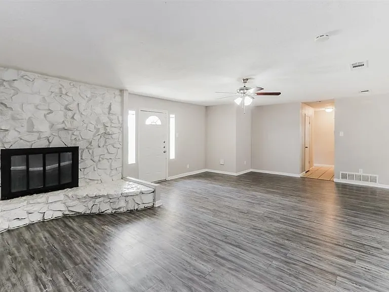 2512 Whitson Way — Photo 4