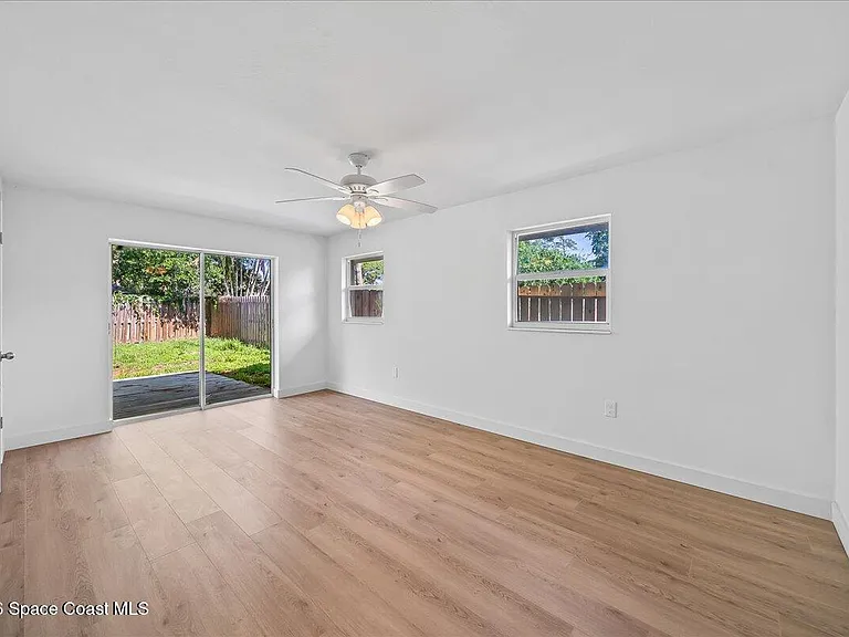 935 S Tropical Trl — Photo 16