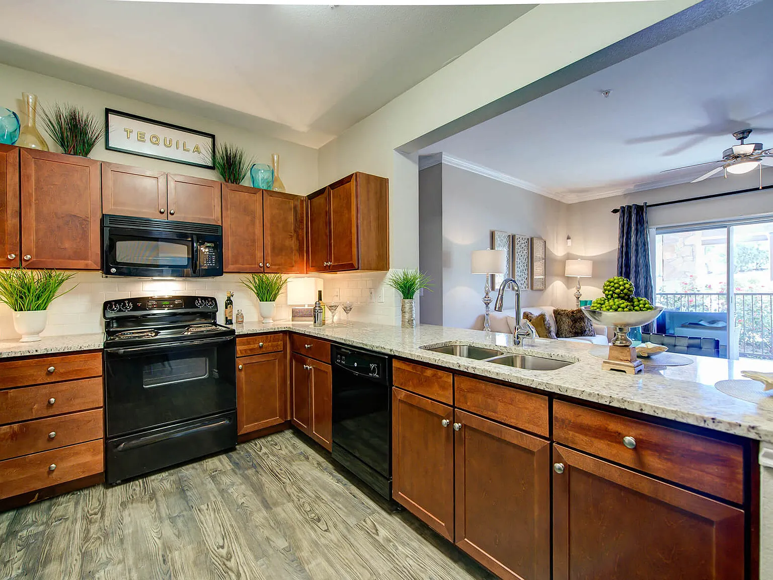 Callista Hill Country Apartments — Photo 4