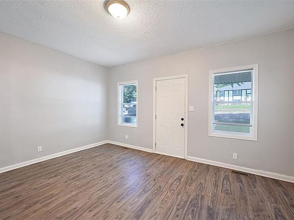 4th image of 619 Kiowa St