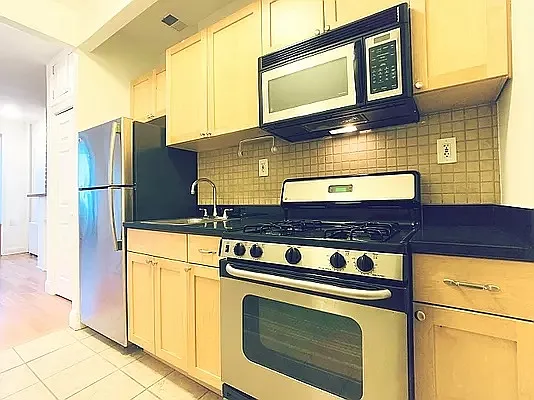 Rented by City Connections Realty | media 4