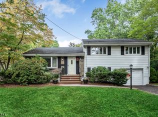 15 Linden Rd, Ho Ho Kus, NJ 07423