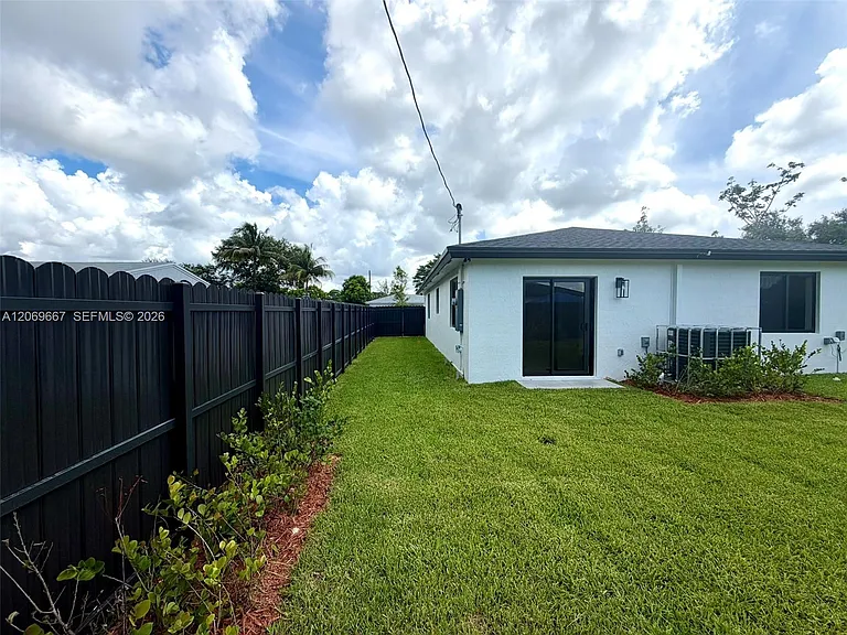 2420 NW 154th St — Photo 38