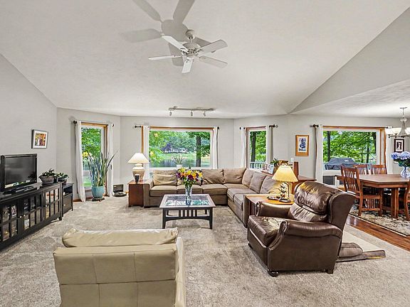 5th image of 9712 Fawn Lake Dr