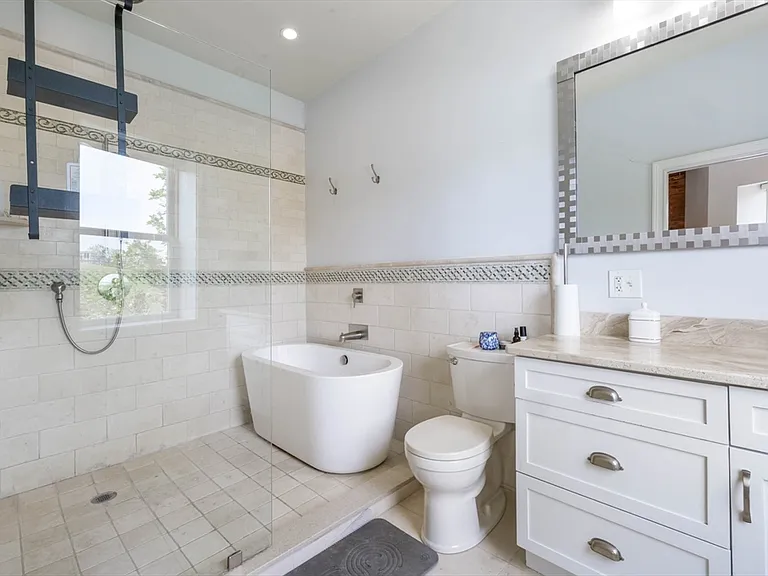 40 Thomas Park #2 — Photo 19