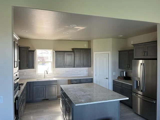 3 bed, 2104 sqft, $3,125 — Photo 4