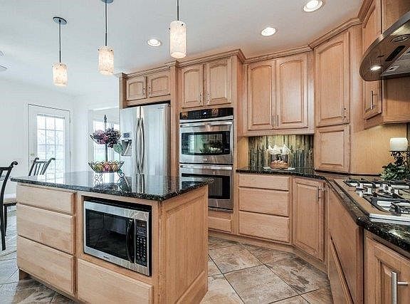 3rd image of 427 Coronado Dr