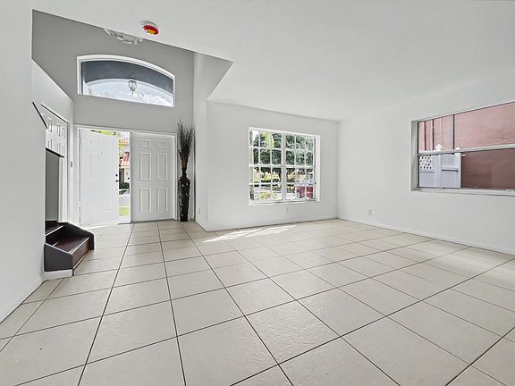 3rd image of 10133 Brookville Ln
