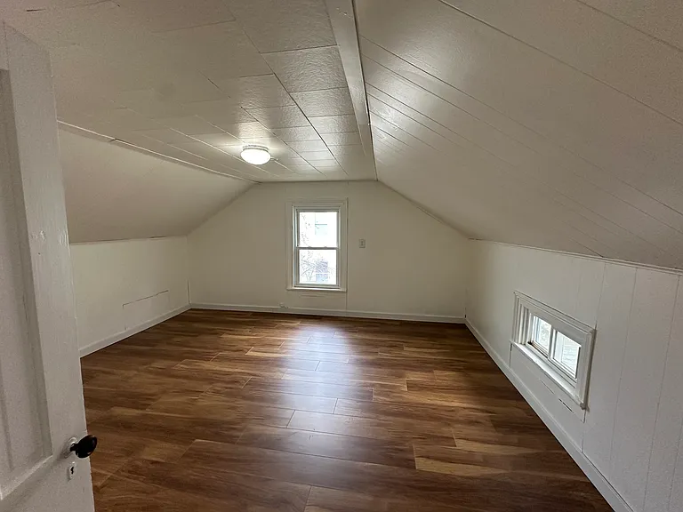 915 Madison St — Photo 11