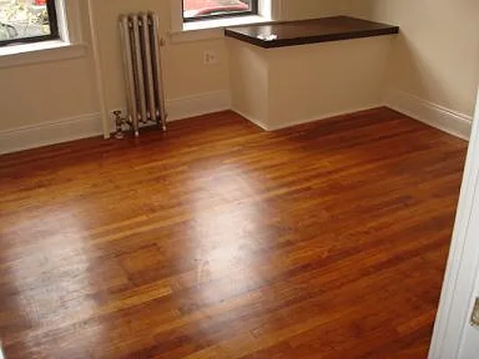 Rented by Metroline Realty | media 18