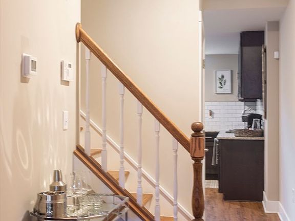 5th image of 1621-31 Oak St #1623