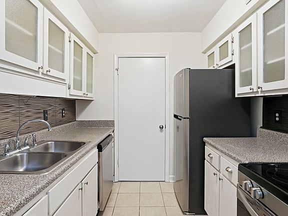 4th image of 1512 Wingate Way