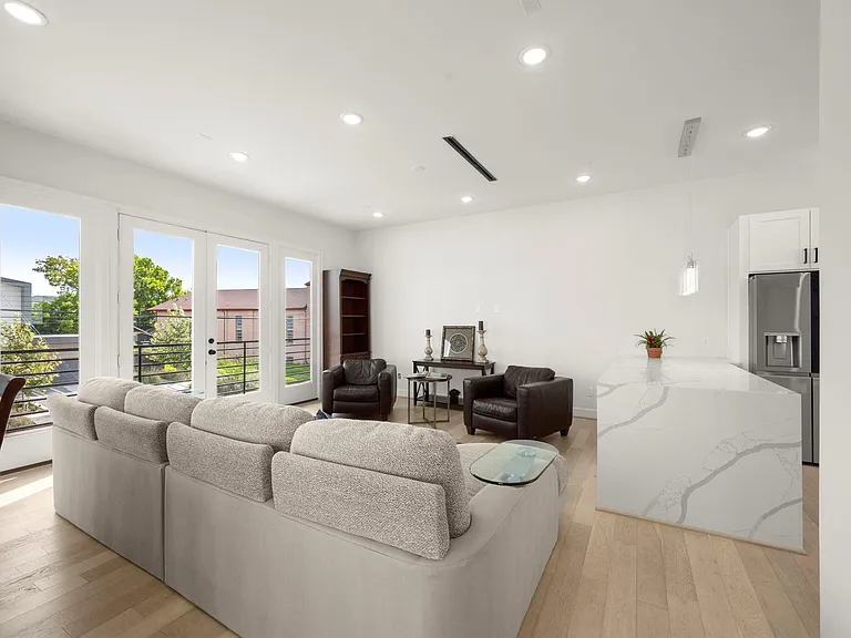 3022 Holman St — Photo 10