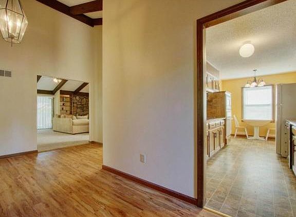 4th image of 142 Woodbridge Ln