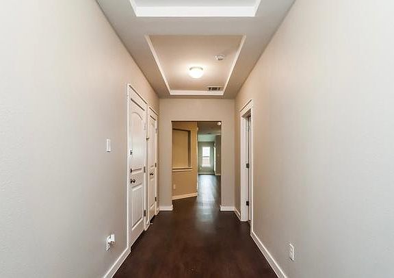 4th image of 8468 High Garden St