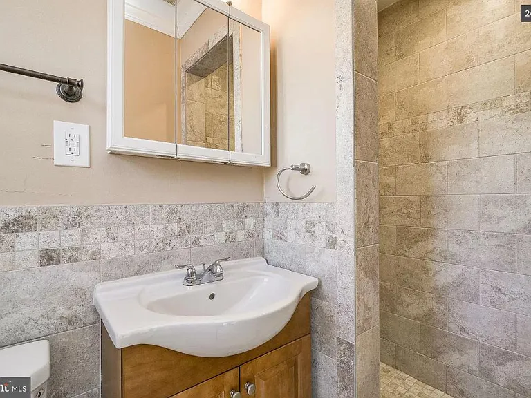 9913 Old Georgetown Rd — Photo 26