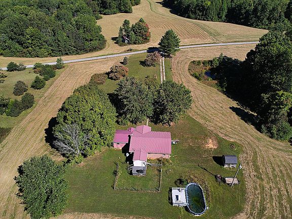 3rd image of 225 Peavey Rd