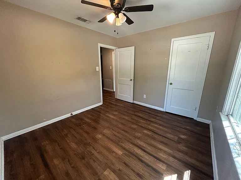 700 N Russell St — Photo 3