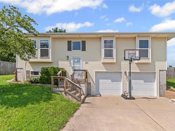 1703 Bluestem Cir, Cameron, MO 64429