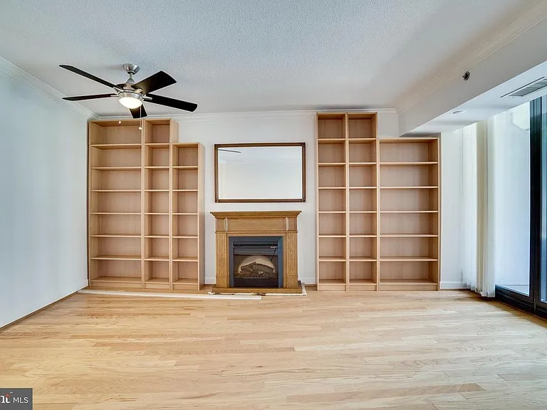 1200 Crystal Dr #411 — Photo 9