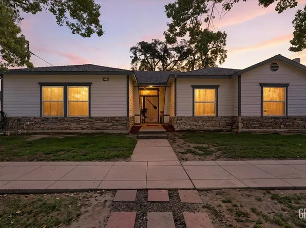 237 W Tulare Ave, Tulare, CA 93274