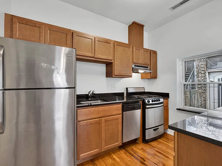 1942 S May St #CH1 — Photo 4