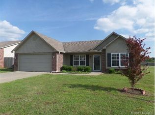 40 W Fairlane Dr, Sapulpa, OK 74066