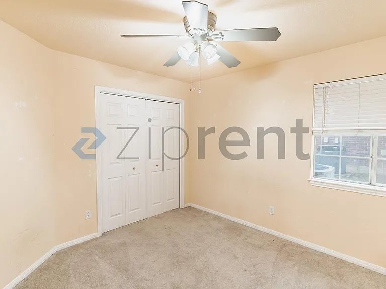1215 Timber Bend Dr — Photo 18