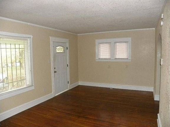 3rd image of 3516 Bales Ave