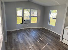 9588 NE Jacksonville Rd