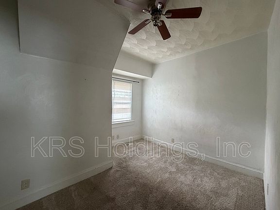 4th image of 1025 Baltimore St #A