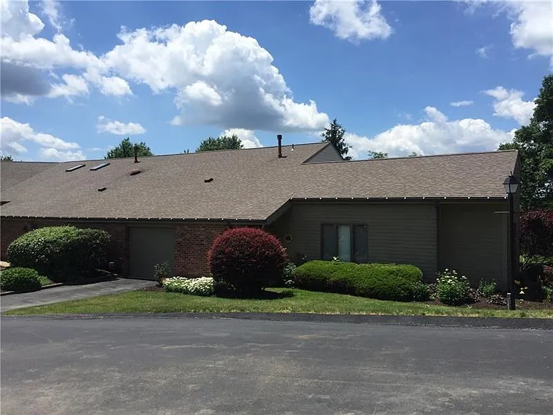 123 Victoria Dr photo 1