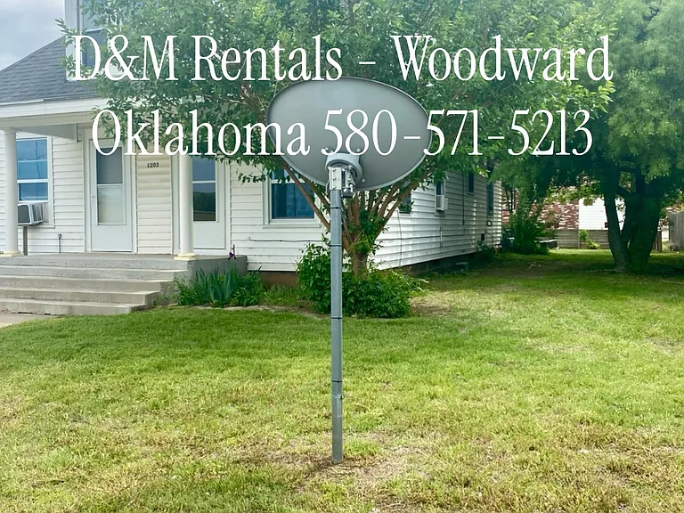 1203 Texas St #E — Photo 2