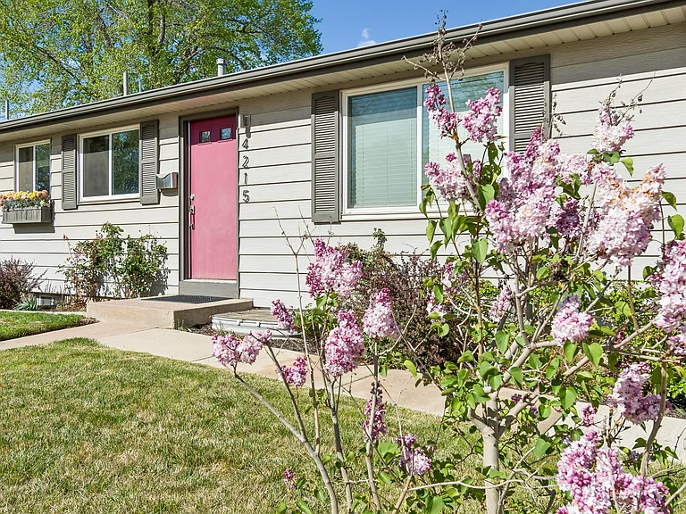 4215 S Lipan St — Photo 3