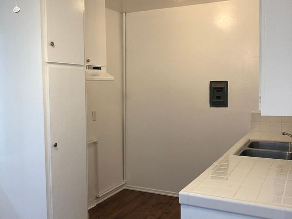 4th image of 15120 S Normandie Ave APT 31
