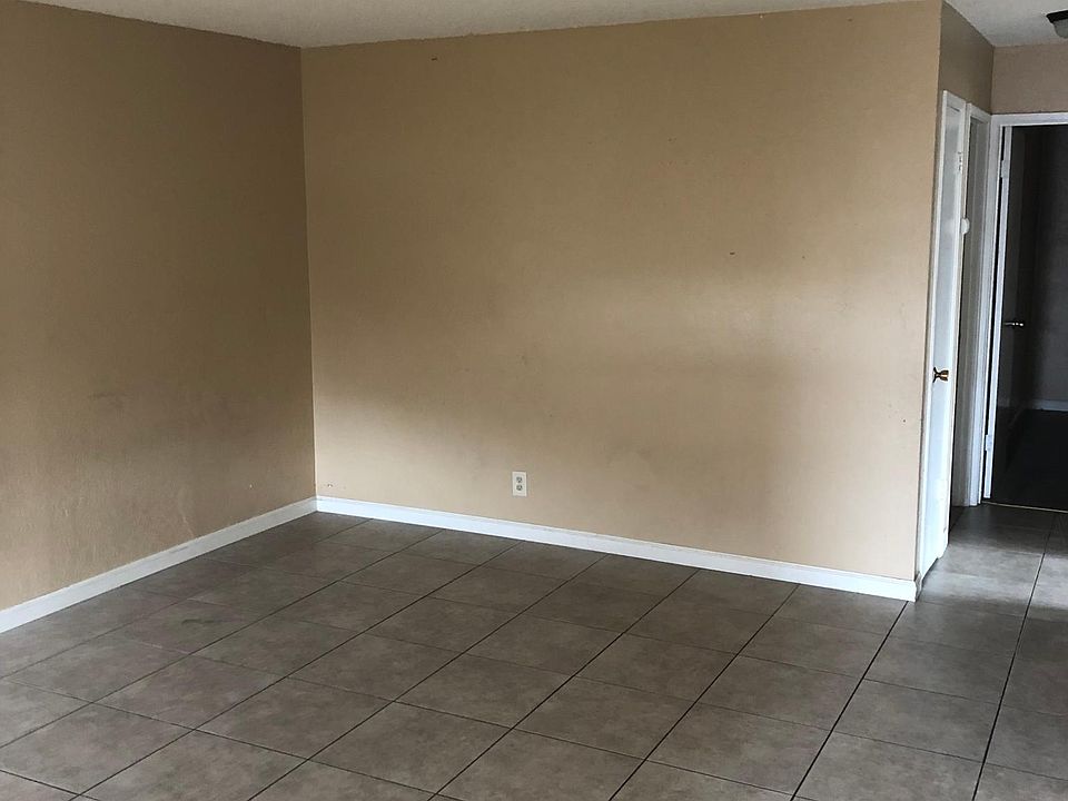 2nd image of 140 Maher Ct
