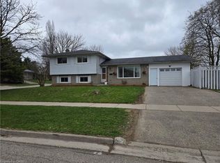 261 Overlea Dr, Kitchener, ON N2M1T7