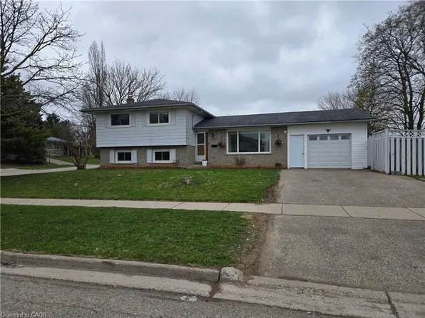 261 Overlea Dr, Kitchener, ON N2M 1T7