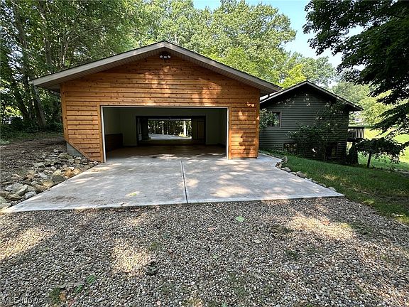 5th image of 662 Dominic Dr