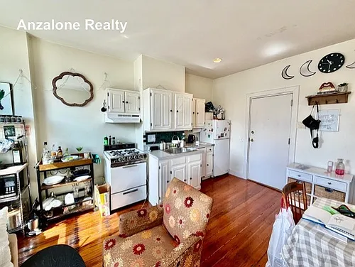 24 Hull St #2R Photo 1