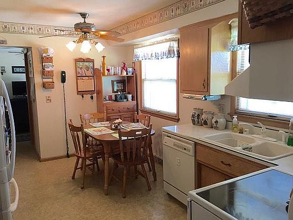 3rd image of 12140 W Chapman Ave