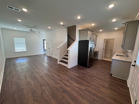 5th image of 523 Meadow Crest Cir