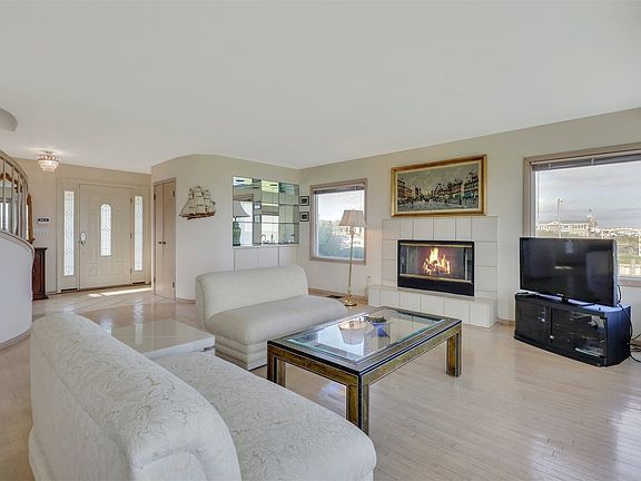 3rd image of 12 Westgate Dr