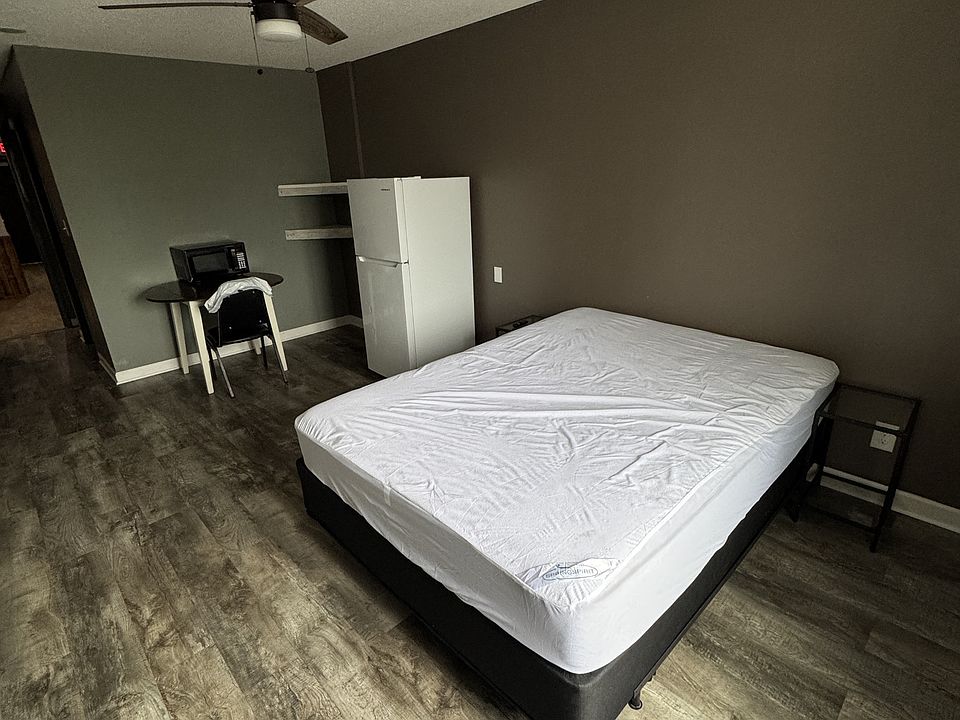 2nd image of 310 Adams St #65