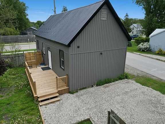 3rd image of 22933 Hagerty Rd
