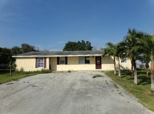 415 SE 2nd St, South Bay, FL 33493