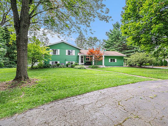 4th image of 3786 Delano Dr