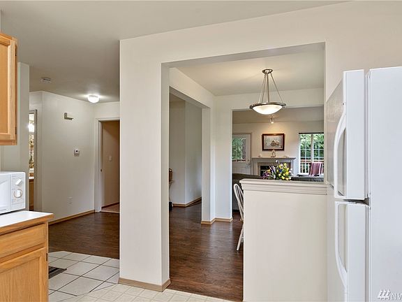 5th image of 10867 Tulip Pl NW