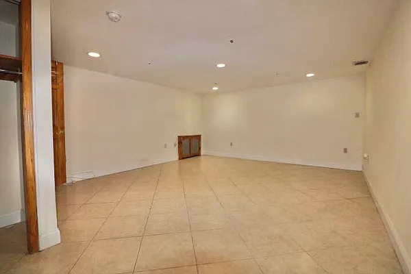 Rented by Oxford Property Group | media 11