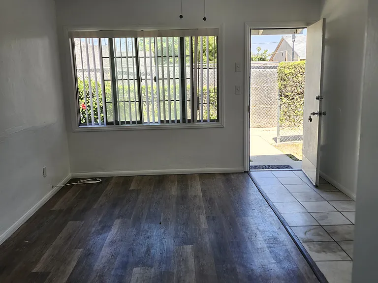 1607 Adrian St #C — Photo 3
